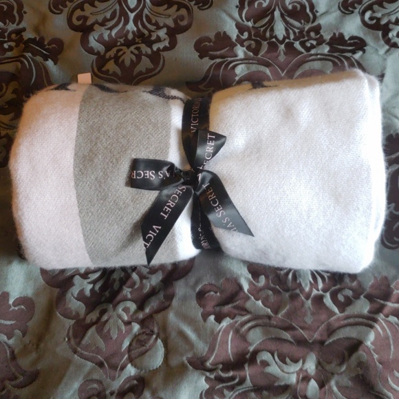 Victoria's Secret Other - VS Super Soft LimitedEdition Cashmere-like Blanket